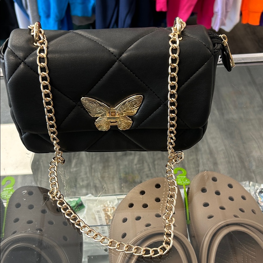 Elegant Black Quilted Bag with Gold Chain